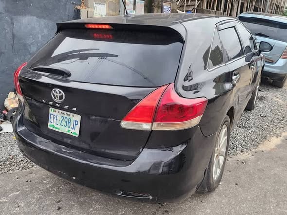 A picture of Toyota Venza 010