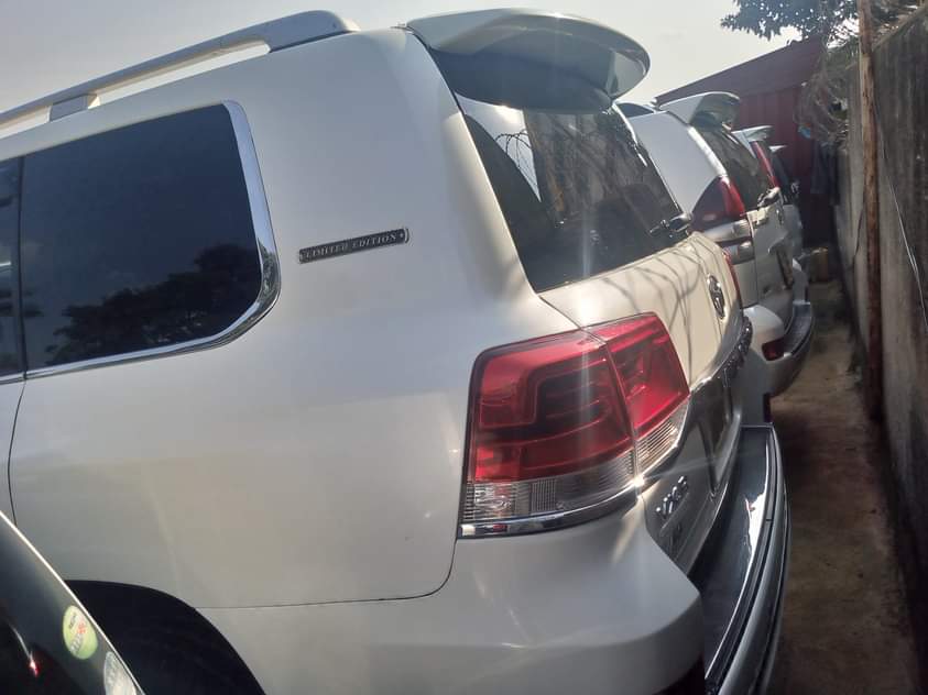 A picture of TOYOTA LANDCRUISER