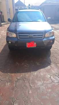 A picture of 05 Toyota Highlander 3 Seaters First body Engine Gear and