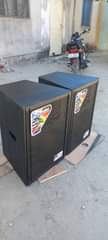 A picture of speakers
