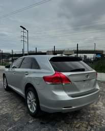 A picture of Toyota Venza 2011