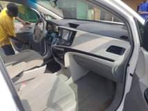 A picture of Toyota sienna 2010