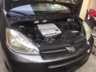 A picture of Toyota Sienna 2005