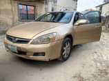 A picture of Honda Accord DC 07 Price 950k from owner settlement 70k