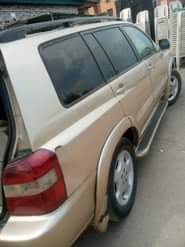 A picture of Toyota Highlander 06 baked once everything is working perfect buy