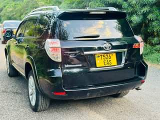 A picture of TOYOTA VUNGARD