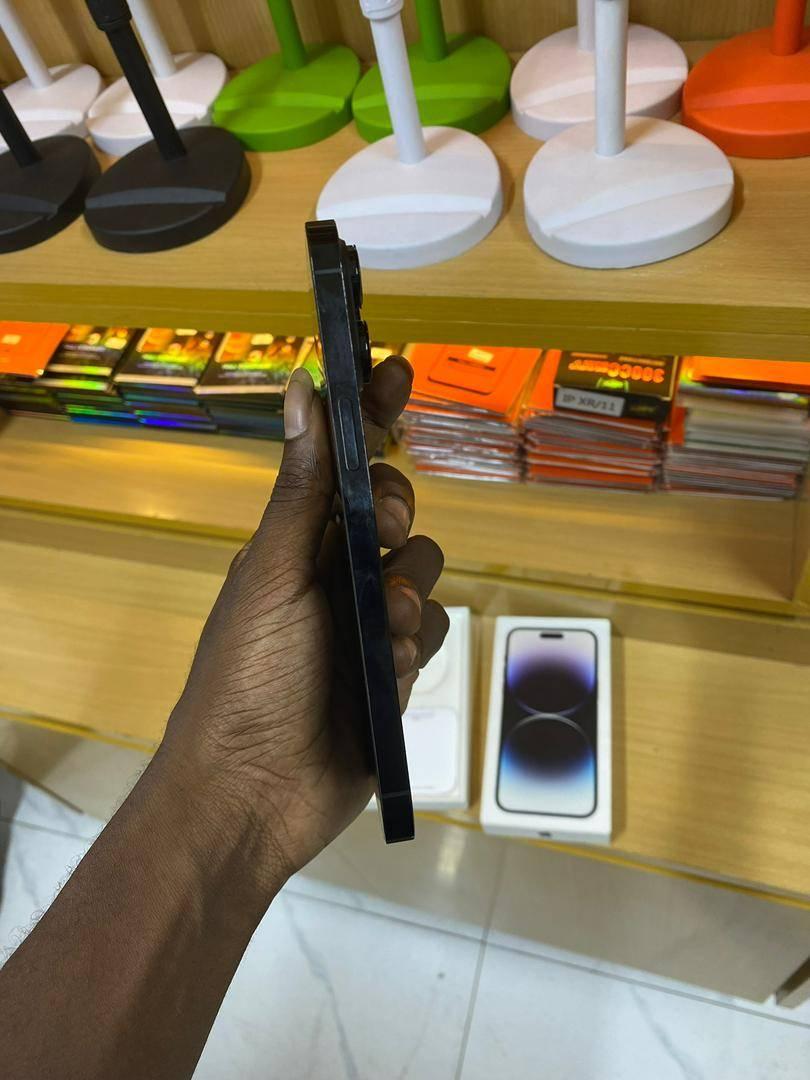A picture of iPhone 14 PROMAX 1TB