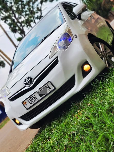 A picture of Toyota ractis