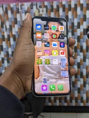A picture of Iphone X gb64