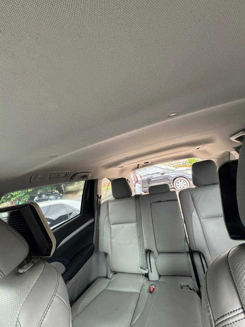 A picture of 2015 Toyota Highlander ToKs standard
