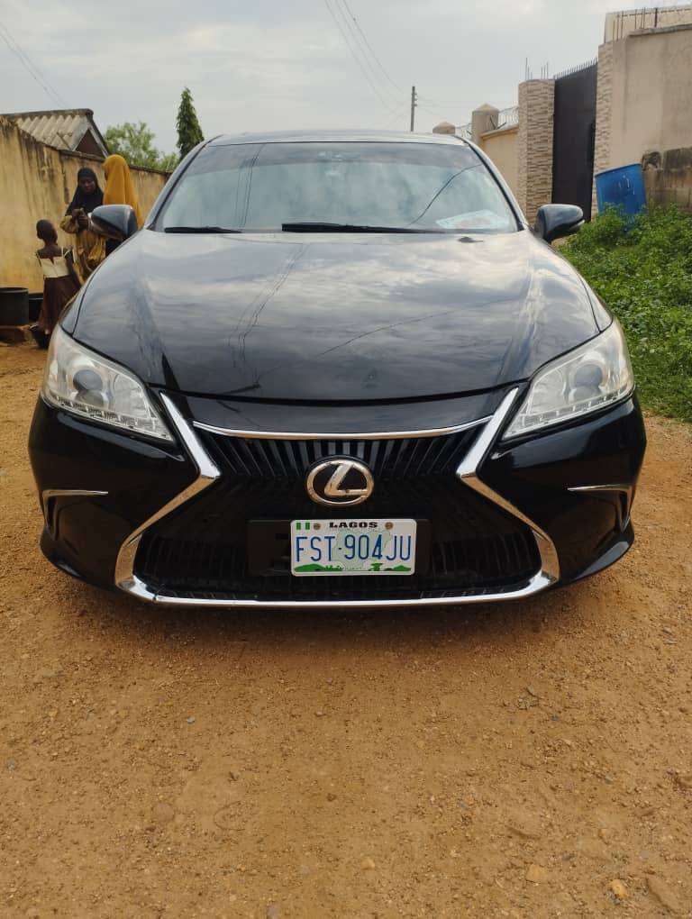 A picture of Very Clean Lexus ES 350 2011
