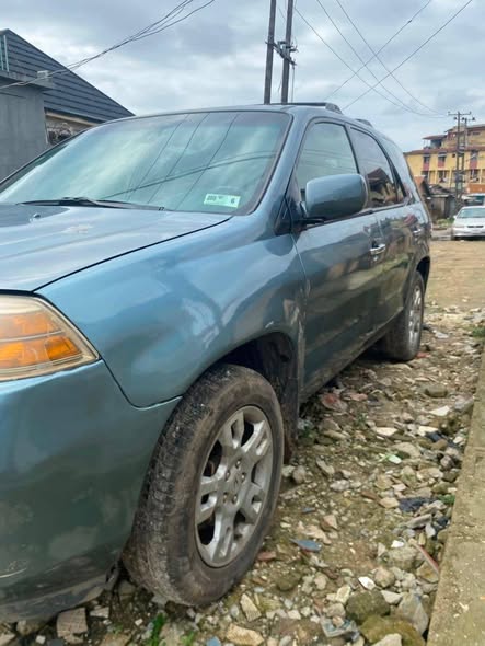 A picture of Acura MDX 20006