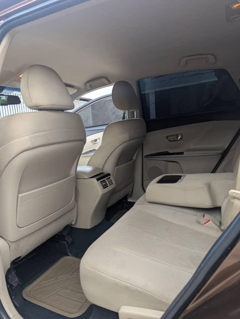 A picture of Toyota venza 2012