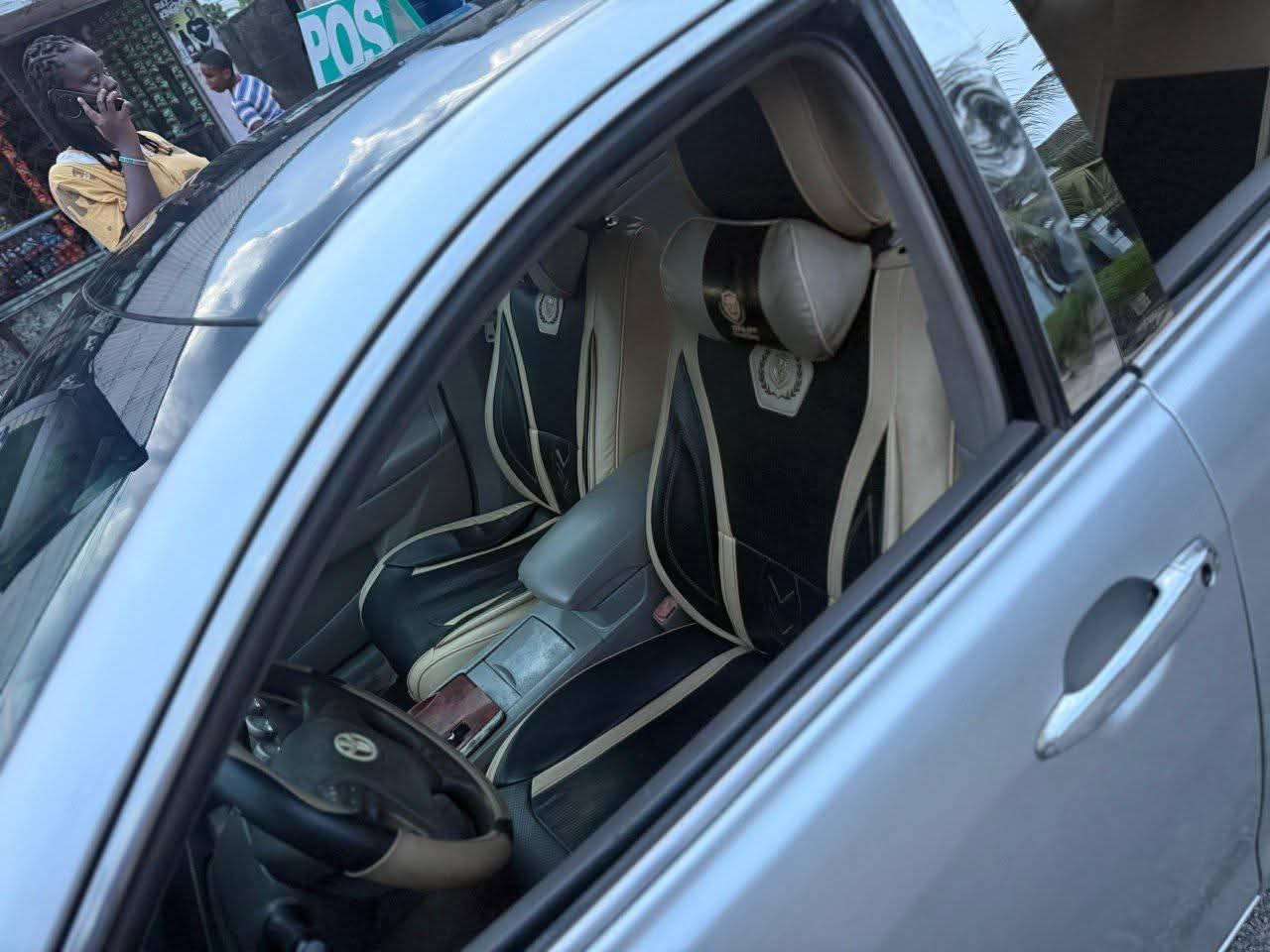 A picture of 2011 Toyota Camry XLE 2011