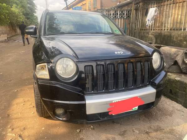 A picture of 2010 Cherokee Jeep First body 4 plugs Buy and drive