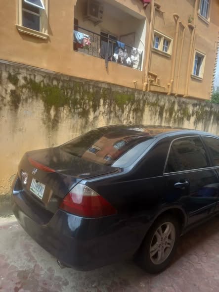 A picture of Honda accord DC 07 2 7m