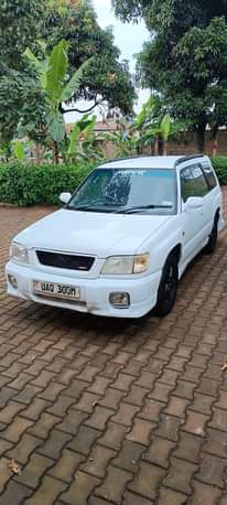 A picture of Subaru Forester 2000 model 10m