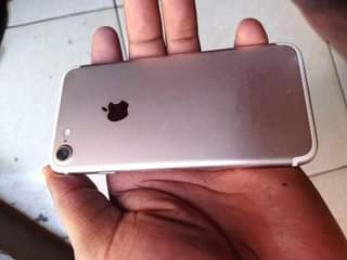 A picture of Iphone 7 128 