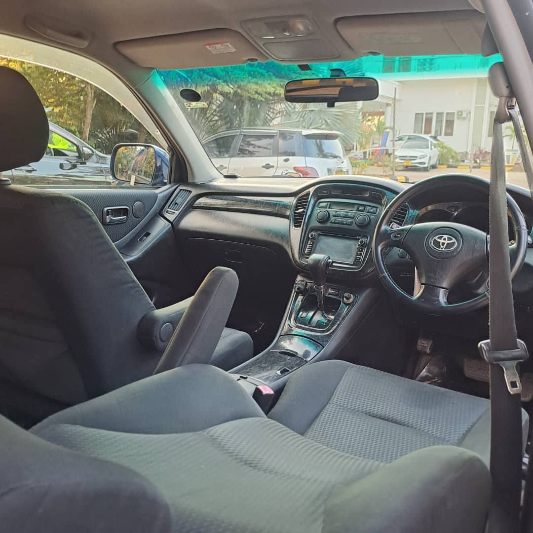 A picture of Toyota KLUGER
