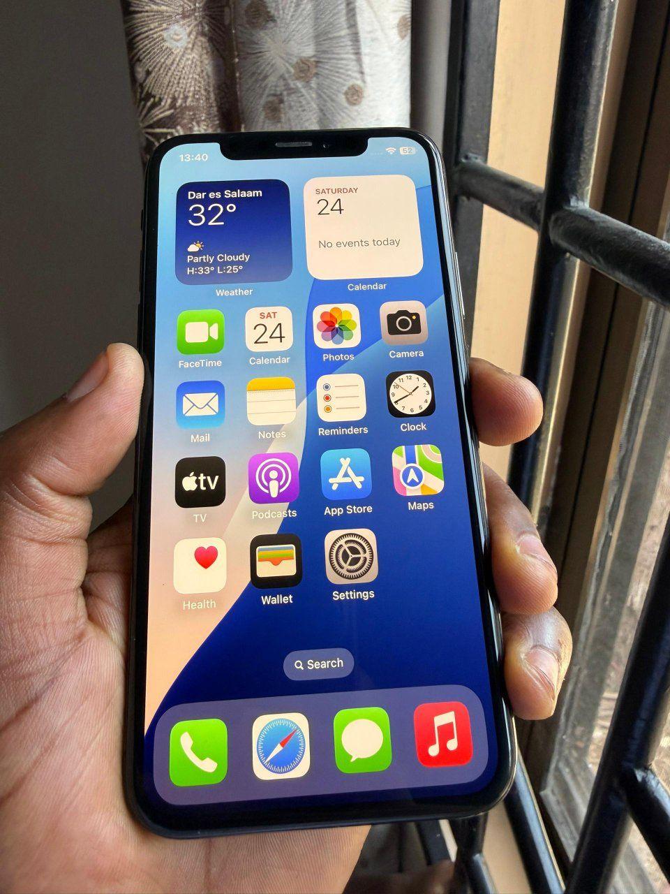 A picture of iPhone XS 512GB