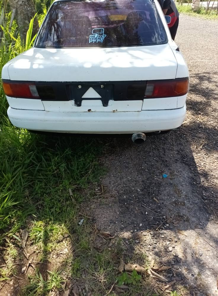 nissan b13