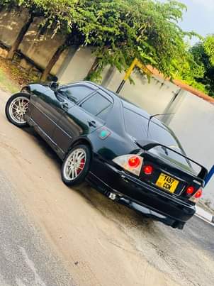 A picture of Wale vijana wa sasa altezza