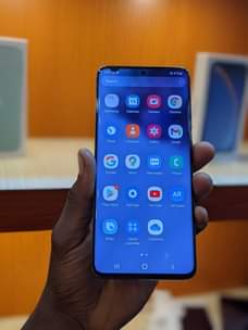 A picture of Samsung s20