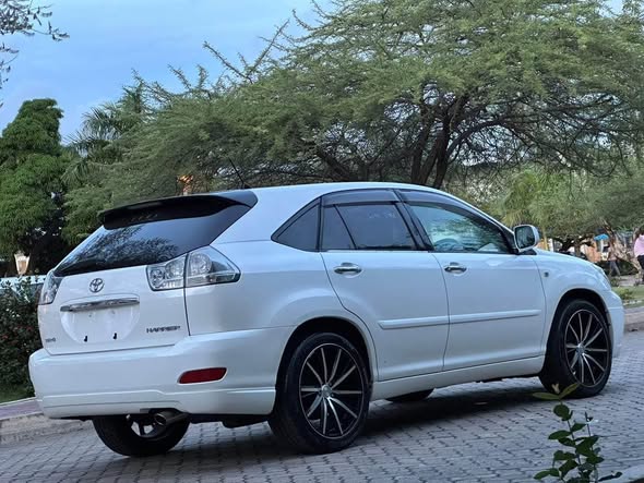 A picture of TOYOTA HARRIER NEW MODEL 2008 WHITE UNREGISTERED