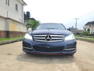 A picture of KEYLESS 2012 MERCEDES BENZ C300