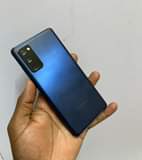 A picture of Samsung S20 FE