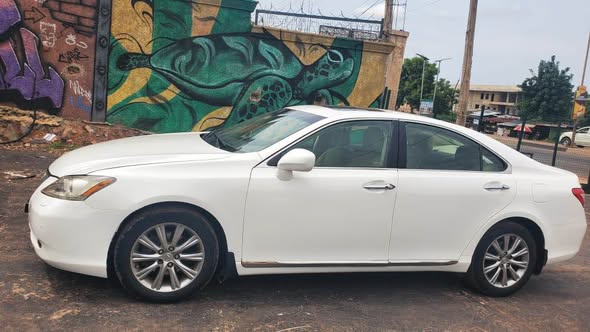 A picture of Distress Sale Direct Belgium Lexus Es 350 in Enugu Owner