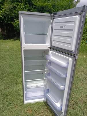 A picture of Boss fridge double door inagandsha Sana bei 460000