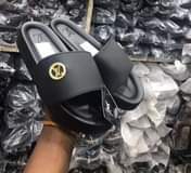 A picture of Shoees