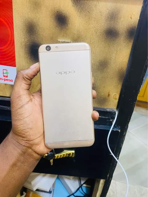 A picture of OPPO F1s 64GB RAM4GB
