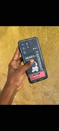 A picture of Samsung S20 Ultra 500k