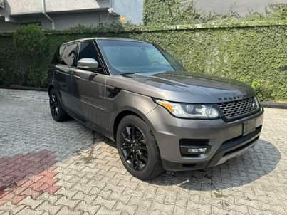 A picture of A year Registered first body 2014 Range Rover sport HSE
