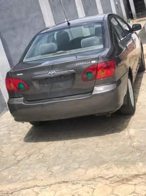 A picture of Toyota Corolla 04