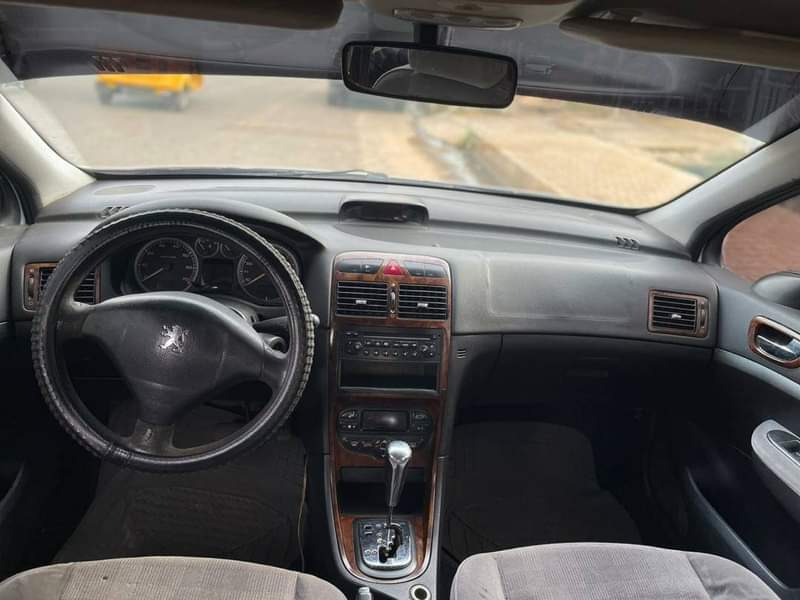 A picture of DISTRESS SALE 307 AUTOMATIC DRIVE NORMAL HAND ACGEARENGINE LOCATION KADUNA