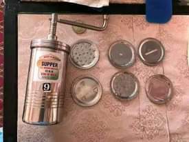 A picture of 0694164437 MASHINE YA TAMBI ZA DENGU TUPIGIE UFIKISHIWE NDANI YA
