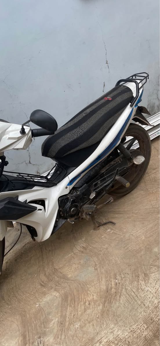 A picture of Tvs neox available for sale