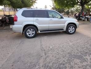 A picture of Lexus Gx470 2months used Complete catalyst Complete firstbody 4 brand