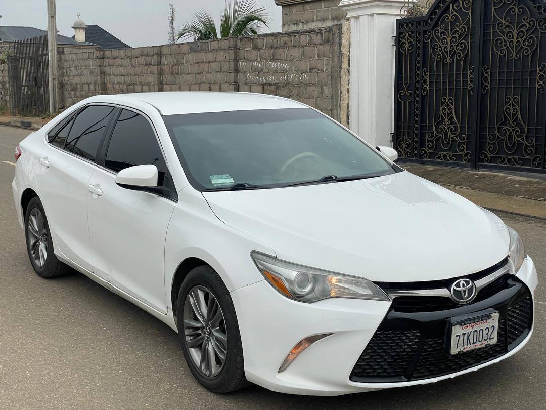 A picture of Toyota camry 2016