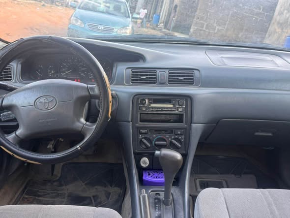 A picture of Toyota Camry 2001 Model