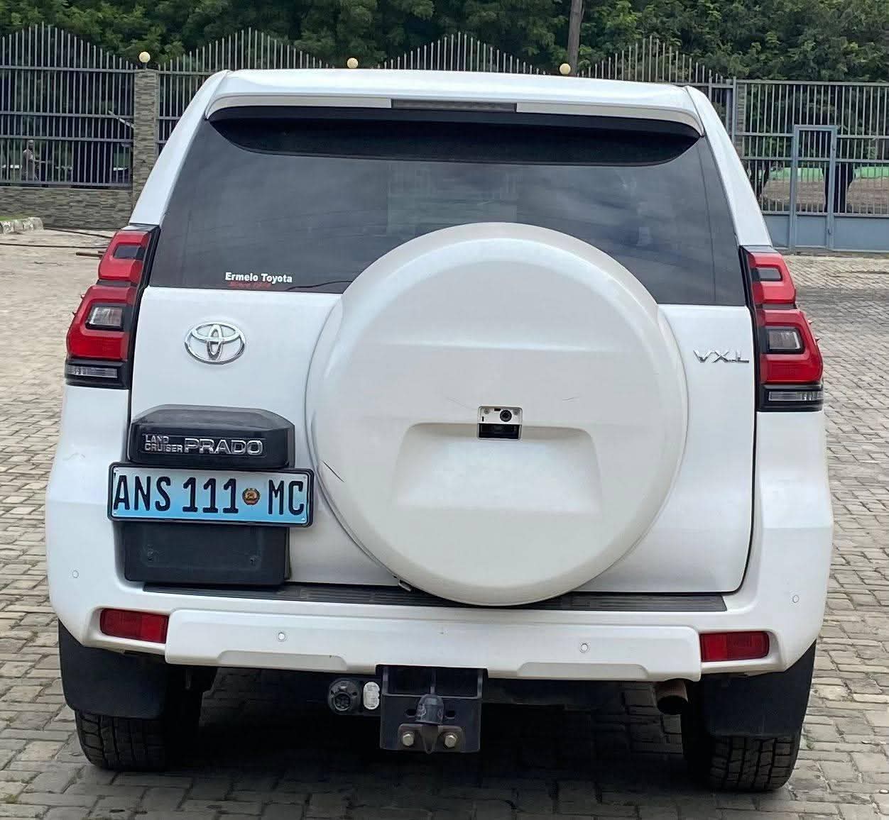 A picture of PRADO VXL