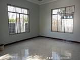 A picture of 0789659702 0656394984
