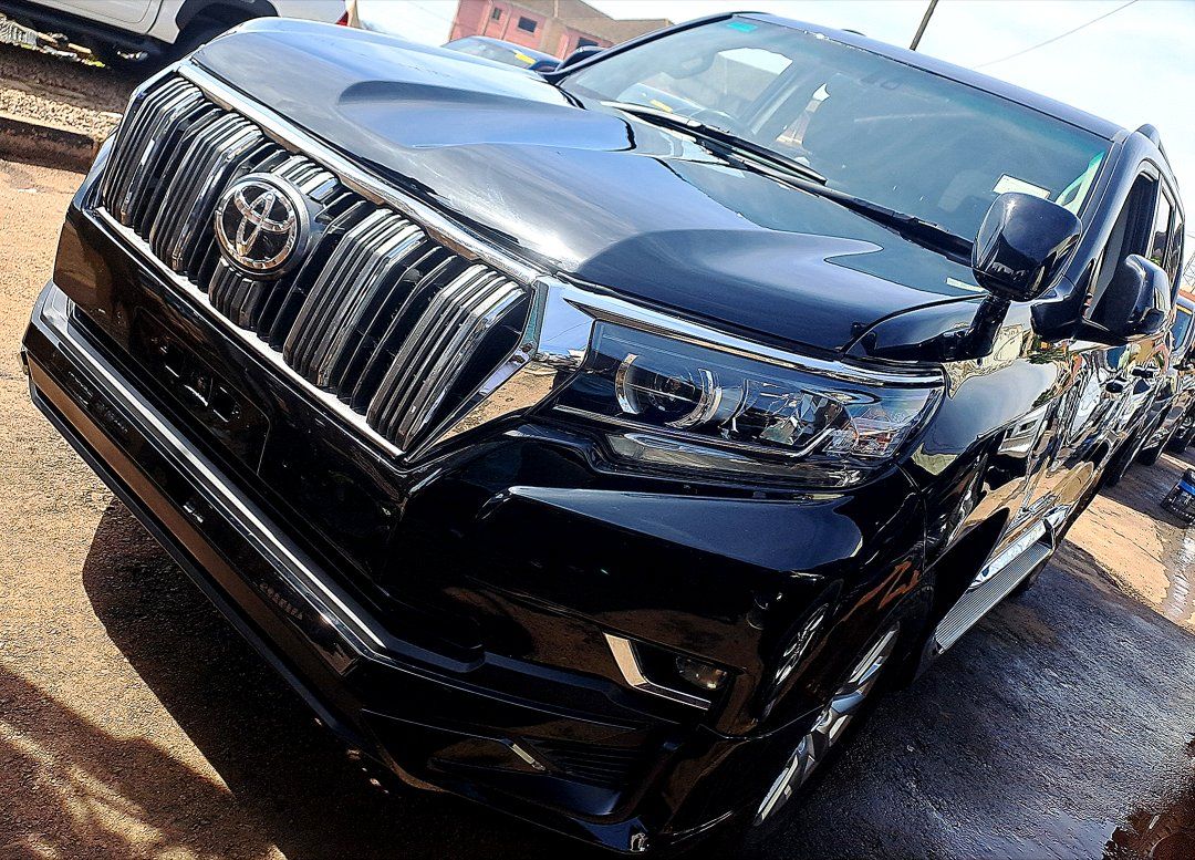 A picture of Prado VXL Diesel Engine Call O703273550