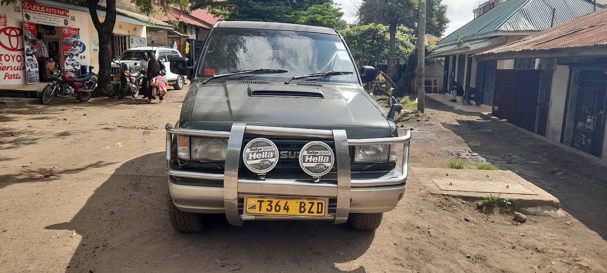 A picture of 1994 Isuzu bighorn