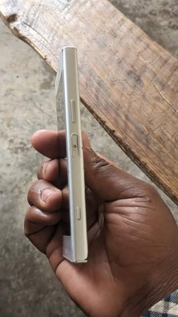 A picture of Son xperia zx2 compact 32 gb