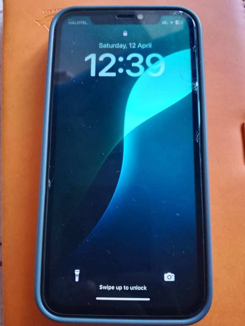 A picture of Iphone 11 plain