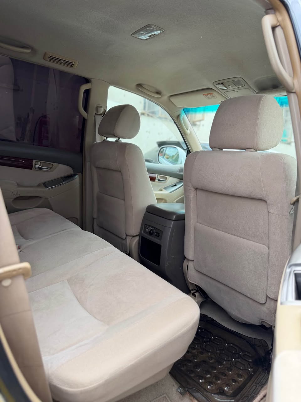 A picture of Land Cruiser Prado Tx petrol